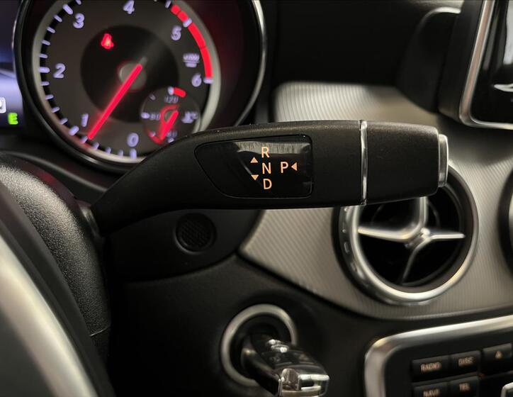 Mercedes-Benz GLA 15