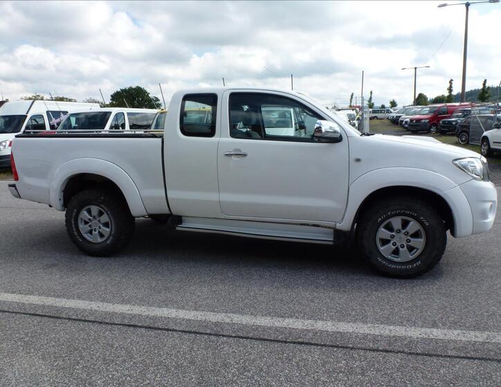 Toyota Hilux 7