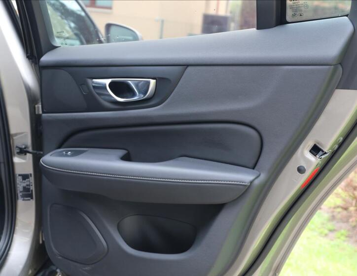 Volvo V60 40
