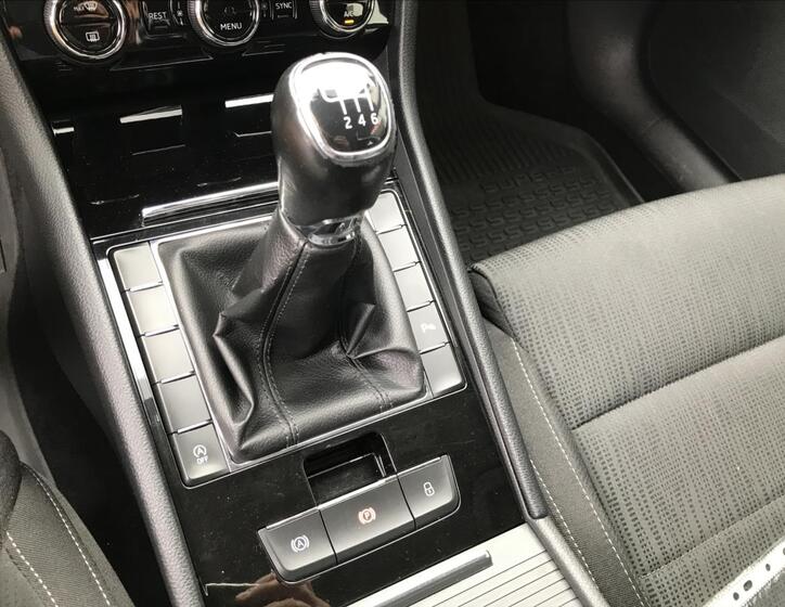 Škoda Superb 15