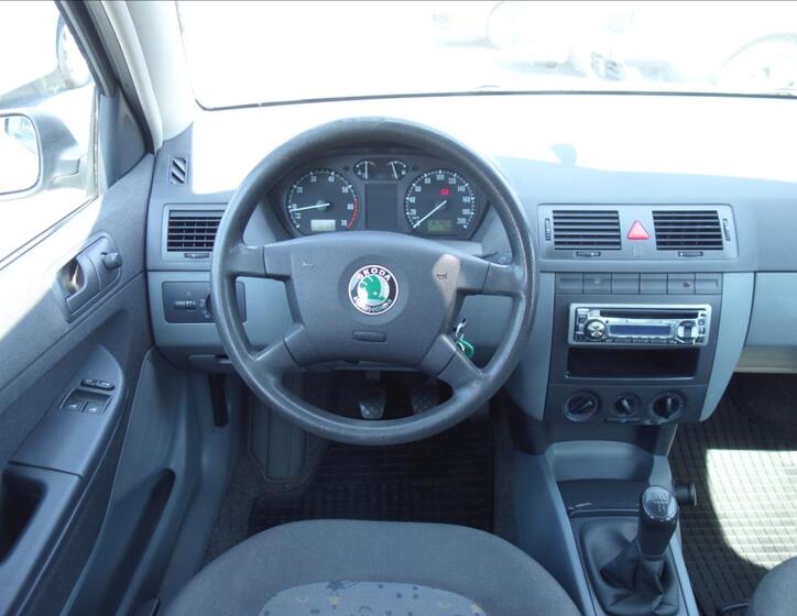 Škoda Fabia 16