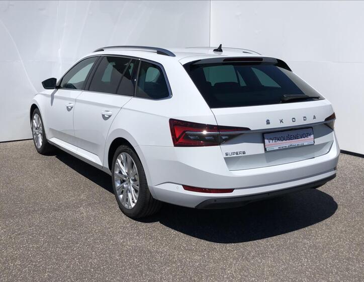 Škoda Superb 9