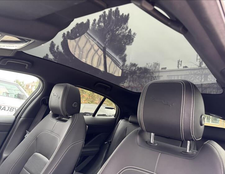 Jaguar I-Pace 51