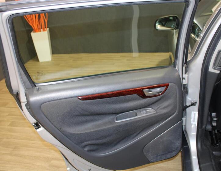 Volvo V70 13