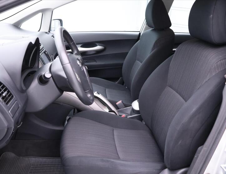 Toyota Auris 10