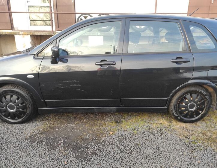 Suzuki Liana 2