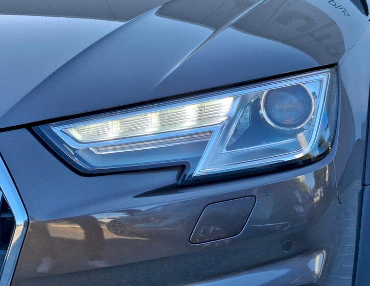 Audi A4 Allroad 8