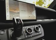 Land Rover Defender 11