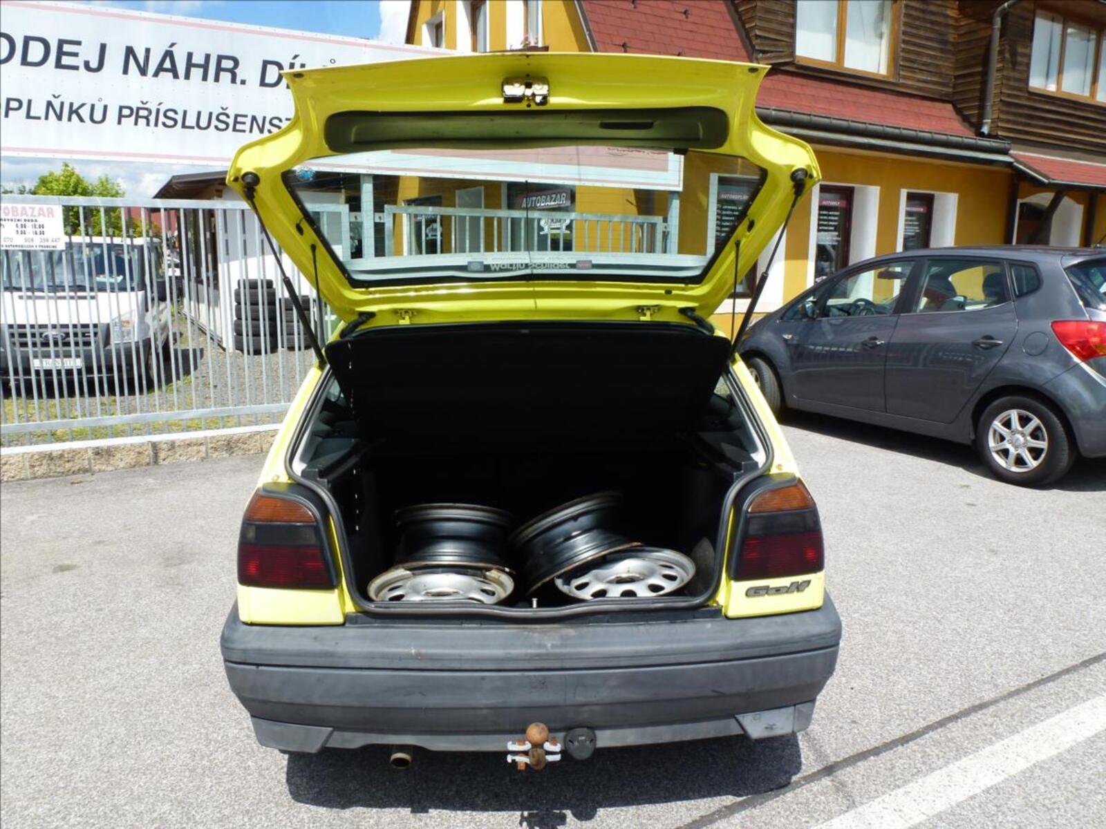 Volkswagen Golf 17
