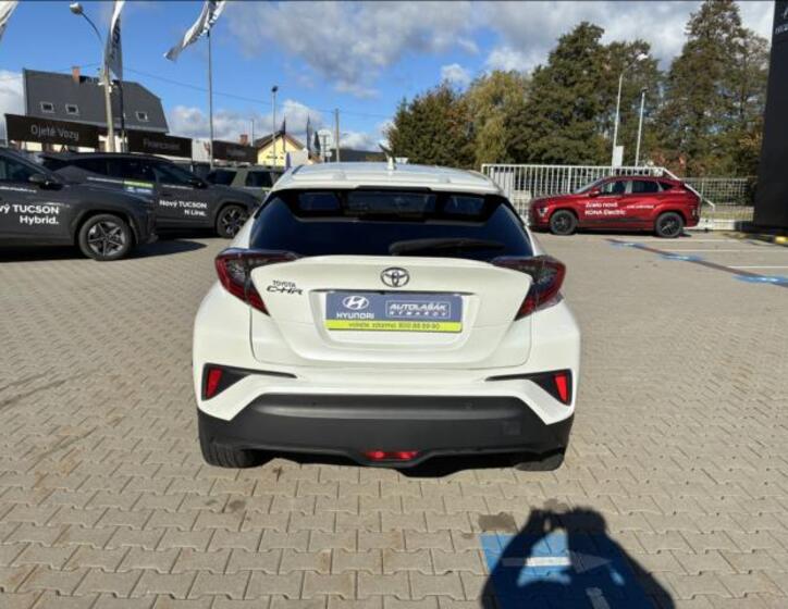 Toyota C-HR 6