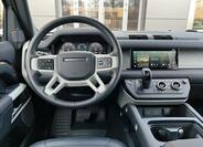 Land Rover Defender 9