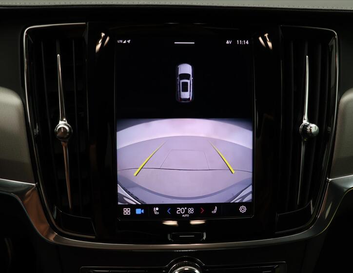Volvo V90 30
