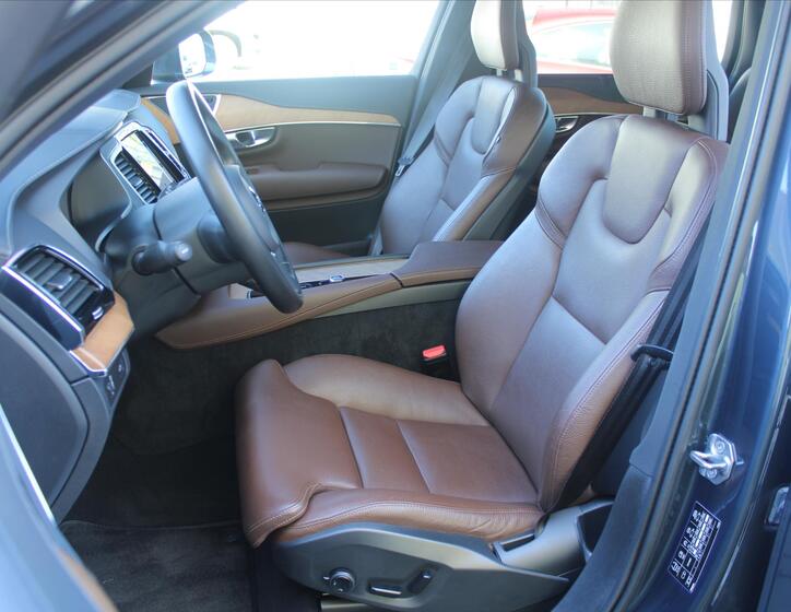 Volvo XC90 8