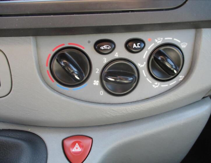 Opel Vivaro 12