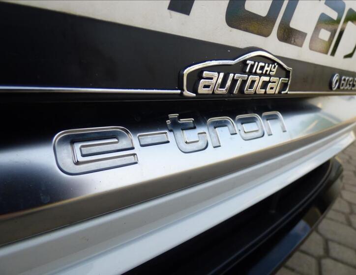 Audi e-tron 65