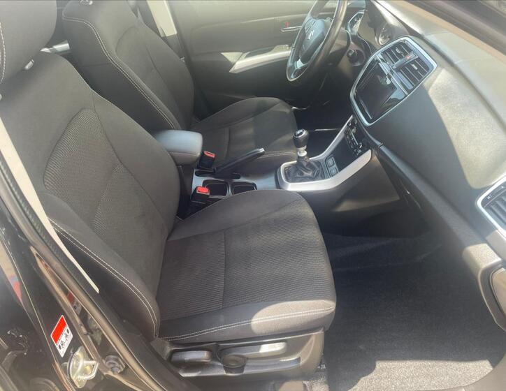 Suzuki SX4 S-Cross 9
