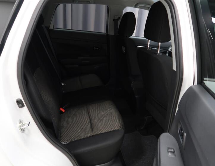 Mitsubishi ASX 10