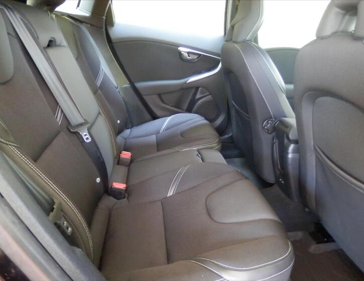 Volvo V40 15