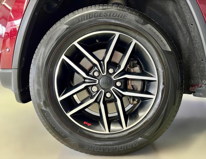 Jeep Grand Cherokee 9