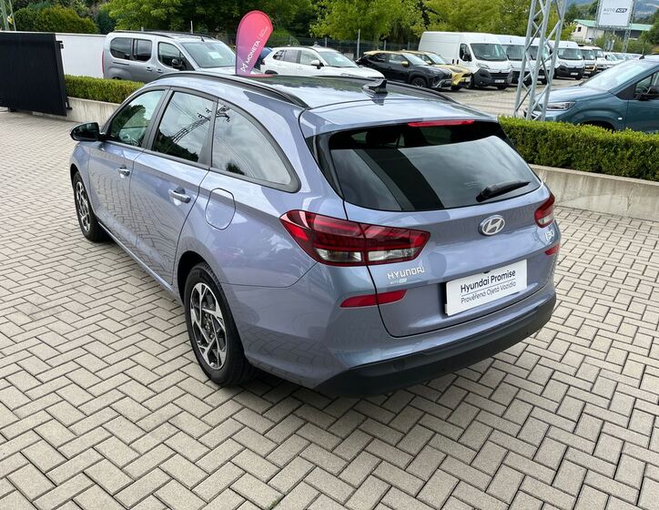 Hyundai i30 4