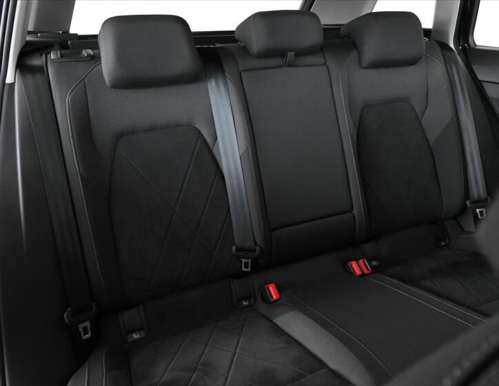 Volkswagen Golf 29