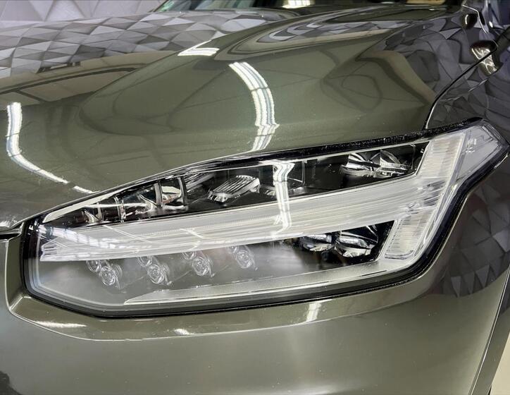 Volvo XC90 12