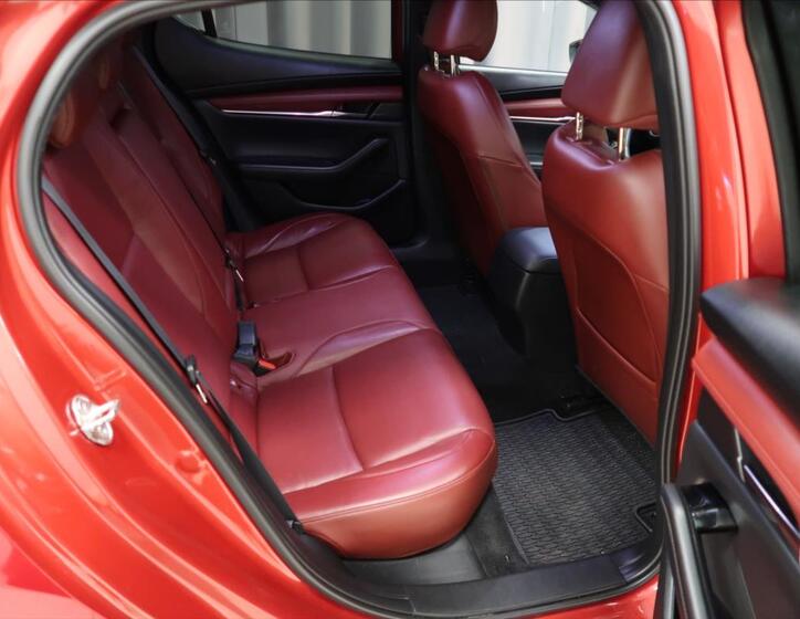 Mazda 3 10