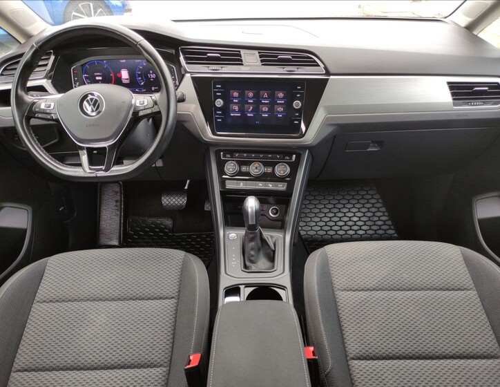 Volkswagen Touran 6
