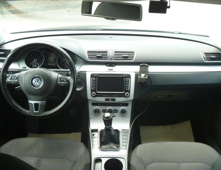 Volkswagen Passat 13