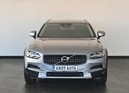 Volvo V90 2