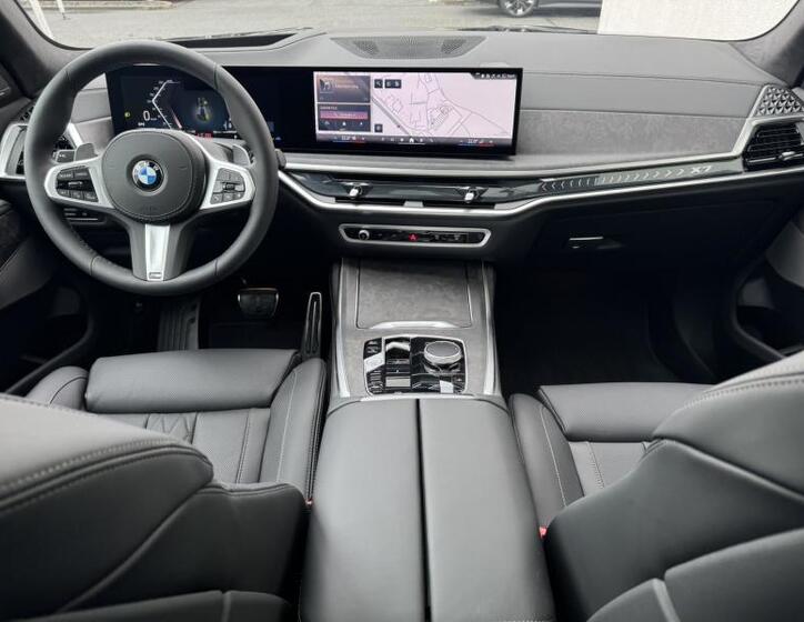 BMW X7 8