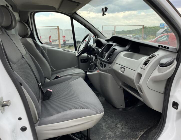 Opel Vivaro 10