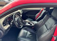 Dodge Challenger 6
