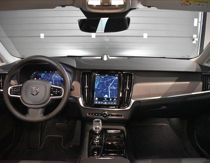 Volvo V90 31