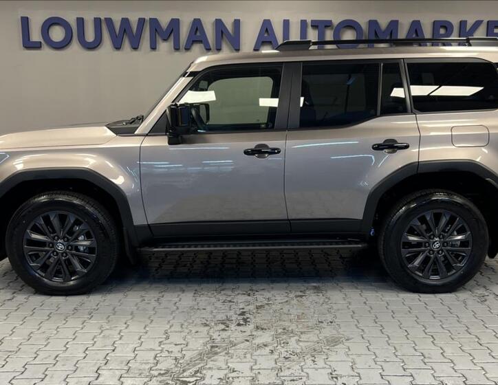 Toyota Land Cruiser 3