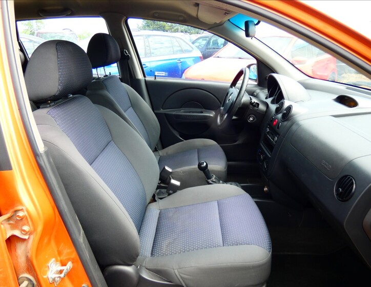 Chevrolet Aveo 10
