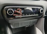 Toyota Yaris 24