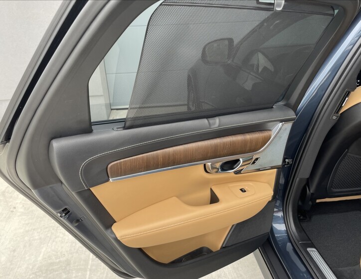 Volvo V90 27