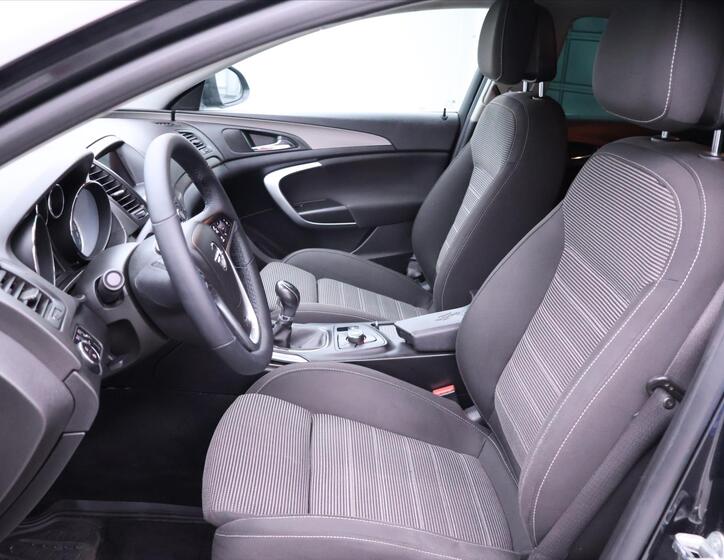 Opel Insignia 11