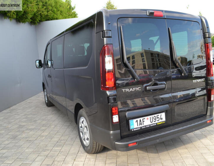 Renault Trafic 8