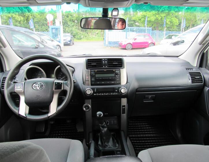 Toyota Land Cruiser 11