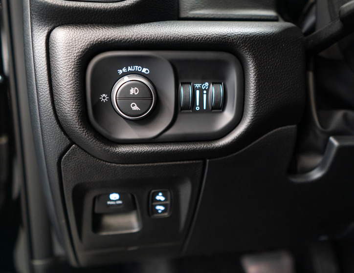 Dodge RAM 21