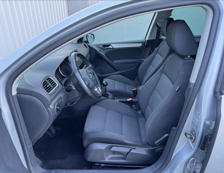 Volkswagen Golf 21