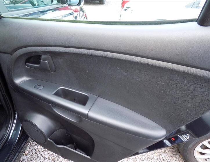 KIA Venga 23