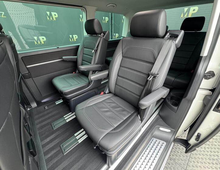 Volkswagen Multivan 12