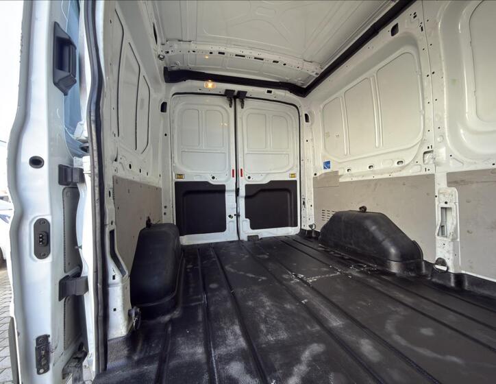 Ford Transit 12