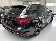 Audi RS4 6
