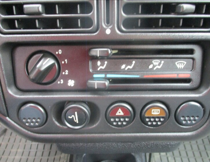 Peugeot 106 16