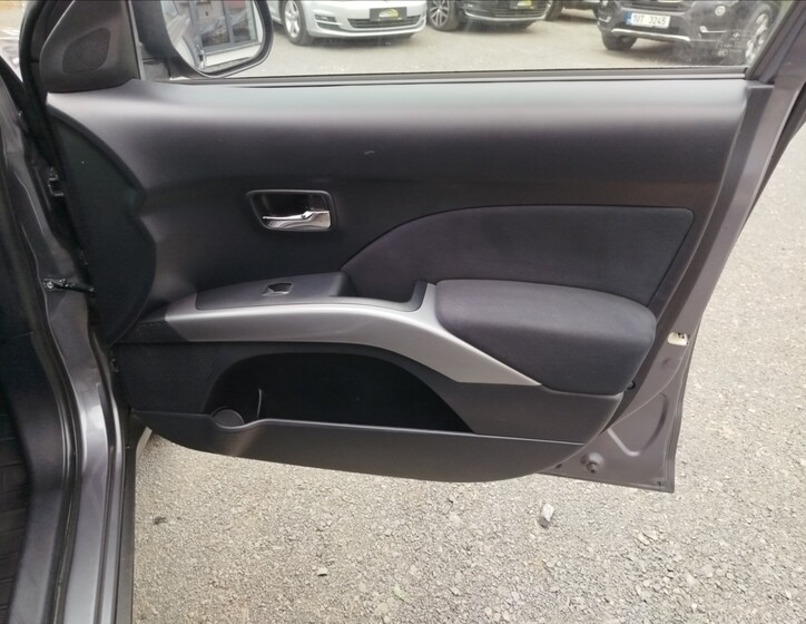 Mitsubishi Outlander 23