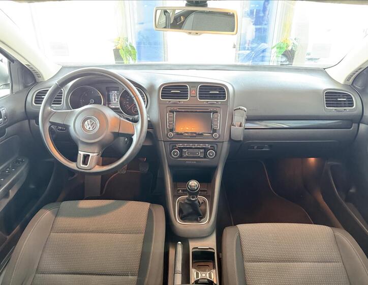 Volkswagen Golf 9